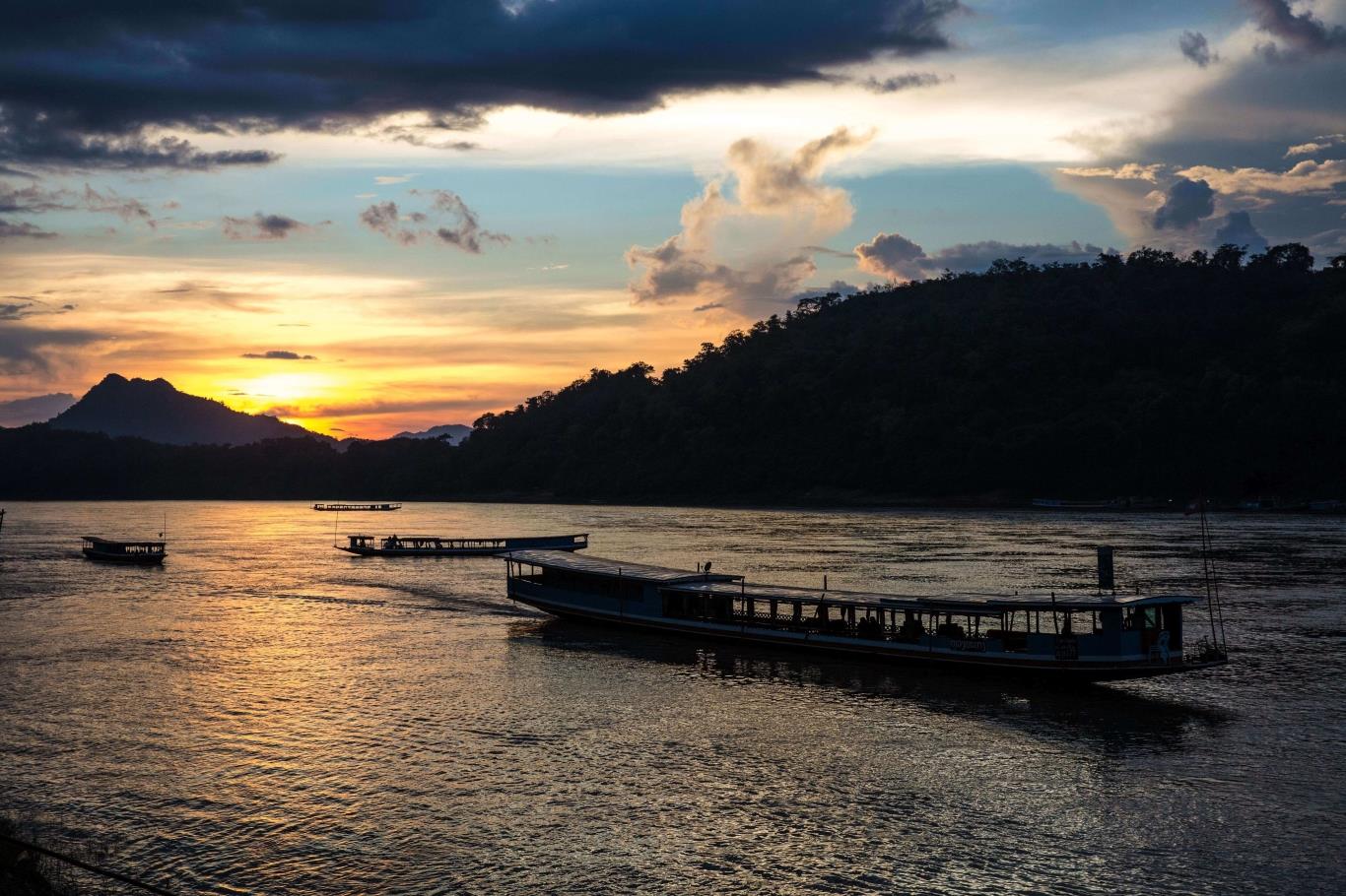 Mekong River, Southeast Asia: A Riverine Tapestry of Culture and History